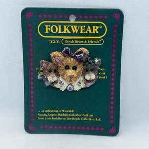 1995 Boyd Bear Folkwear collectible pin brooch